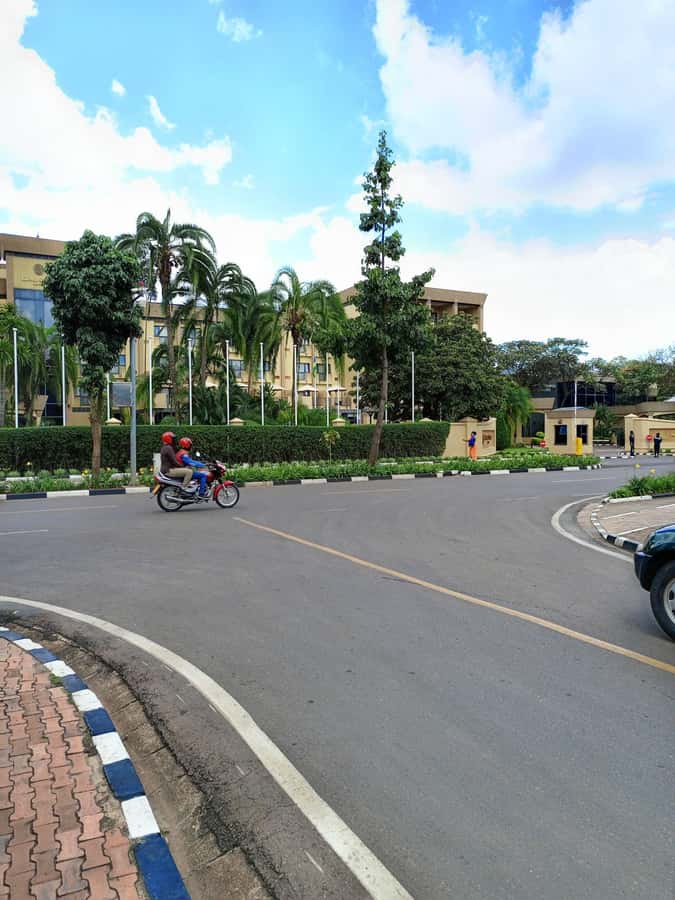 Kigali: luxury City Tour with Hotel Pickup and Drop-off - Kigali Genocide Memorial, a guided stop you should not rush