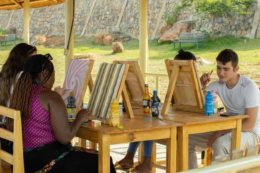 Kigali:Traditional Imigongo Painting with an Incredible View - Imigongo, the cow-dung art of Prince Kakira’s era