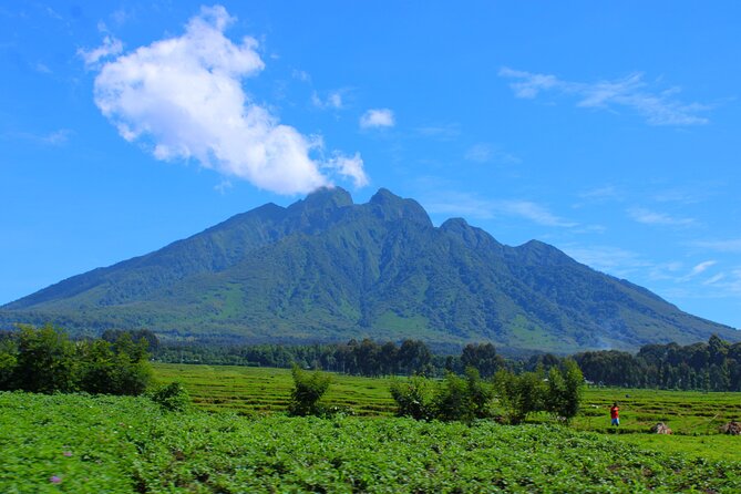 Scenic walk around volcanoes - Rural village glimpses, how the walk connects to daily life